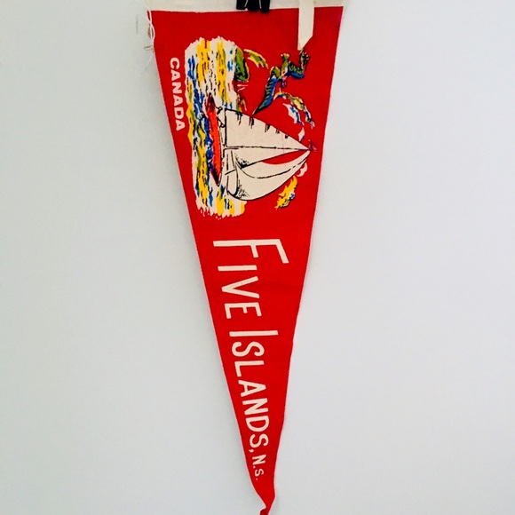 Vintage pennant Five Islands NS - Picture 1 of 1